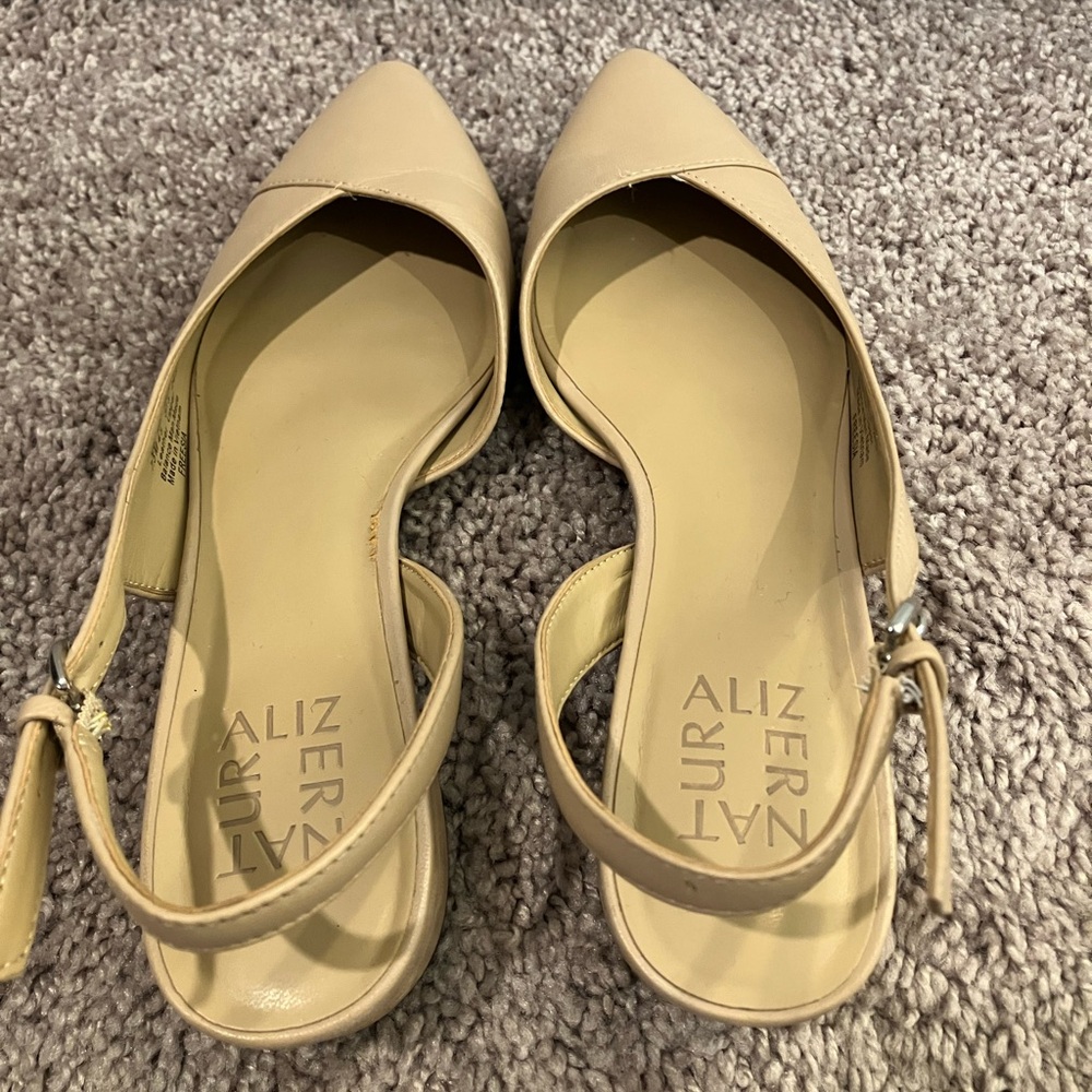 naturalizer sling back flats size 7.5
